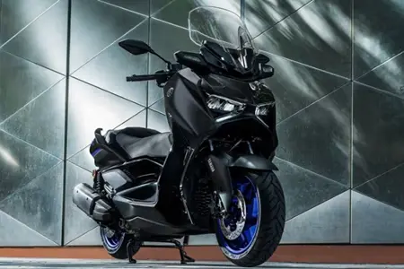 Eksplorasi Varian Warna Dan Desain Grafis Terbaru Yamaha Xmax Connected